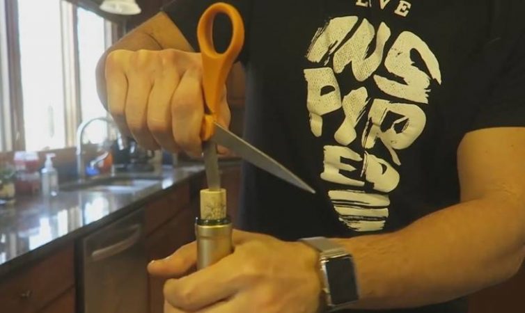 Tijeras también sirven Vino