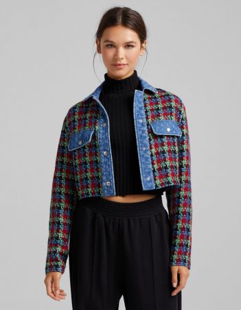 Cazadora Bershka cropped contraste denim
