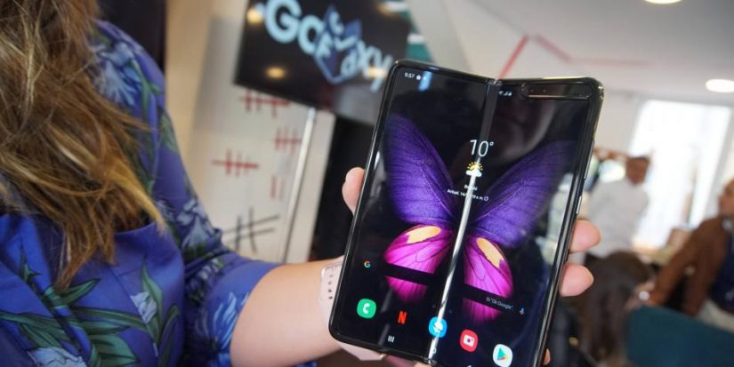 Interior con un motor de superdeportivo Merca2.es