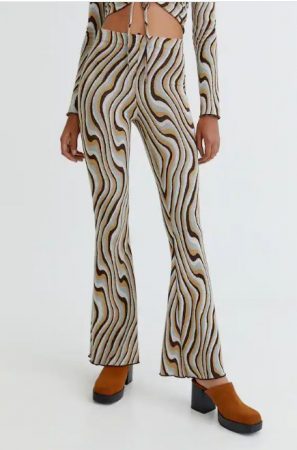 PANTALÓN CAMPANA ONDAS   Pull&Bear 
