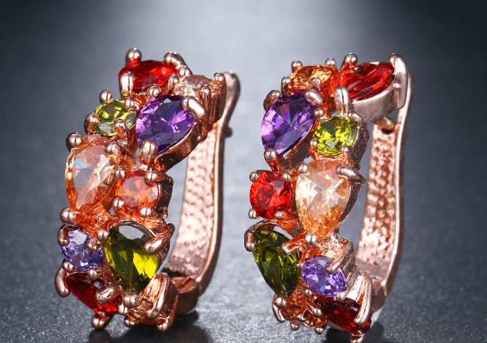 pendientes piedras en color