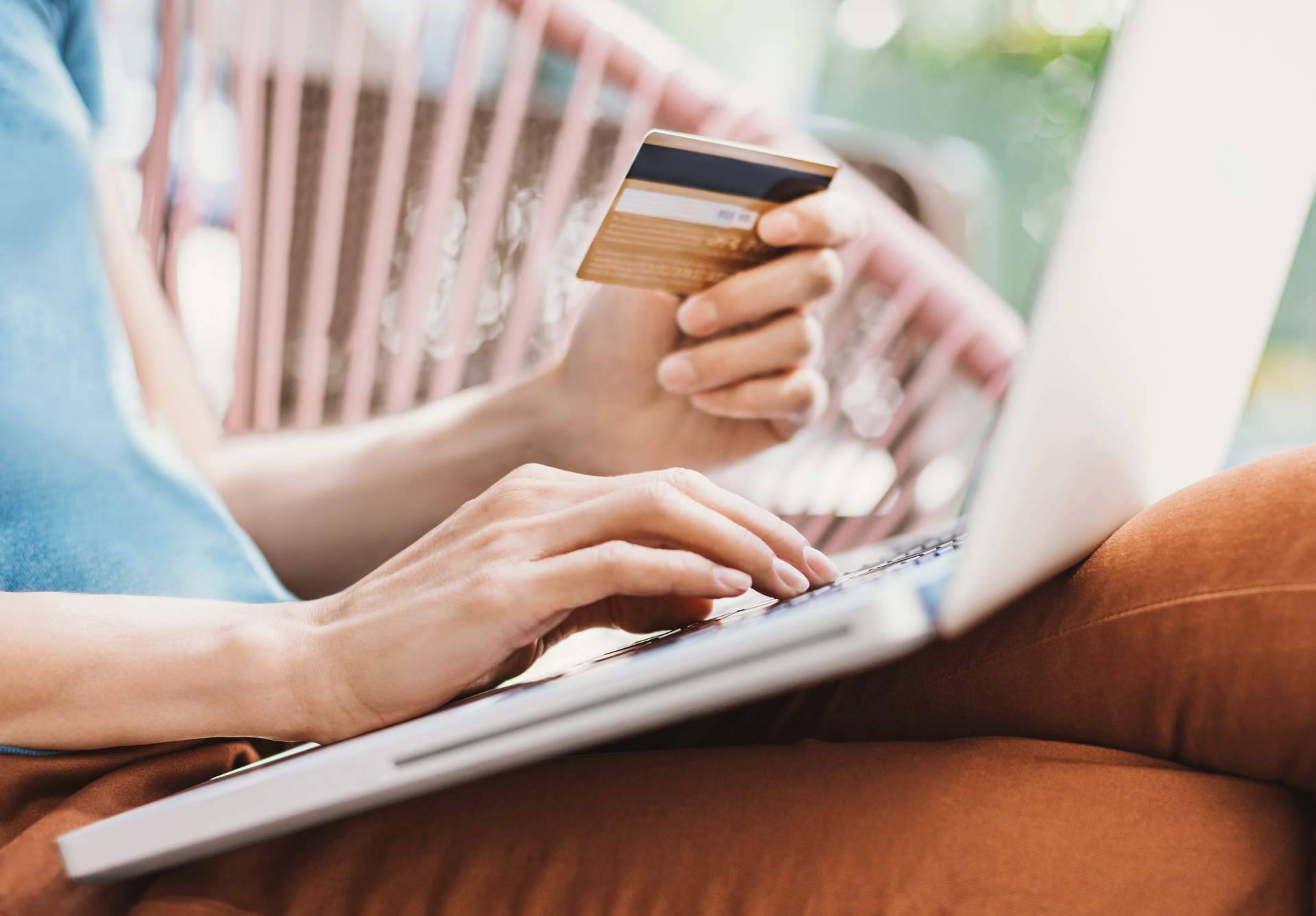 Cerciora, la plataforma legal valenciana, ha tramitado más de 1500 demandas contra la banca por las denominadas tarjetas revolving tras la cuarentena