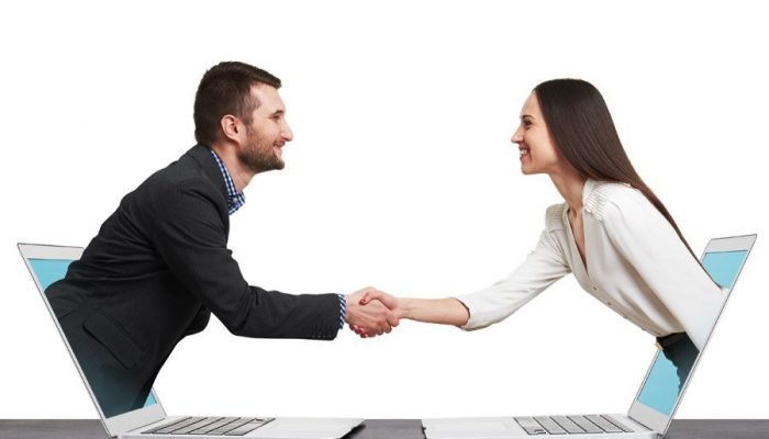 Ofrece atención al cliente