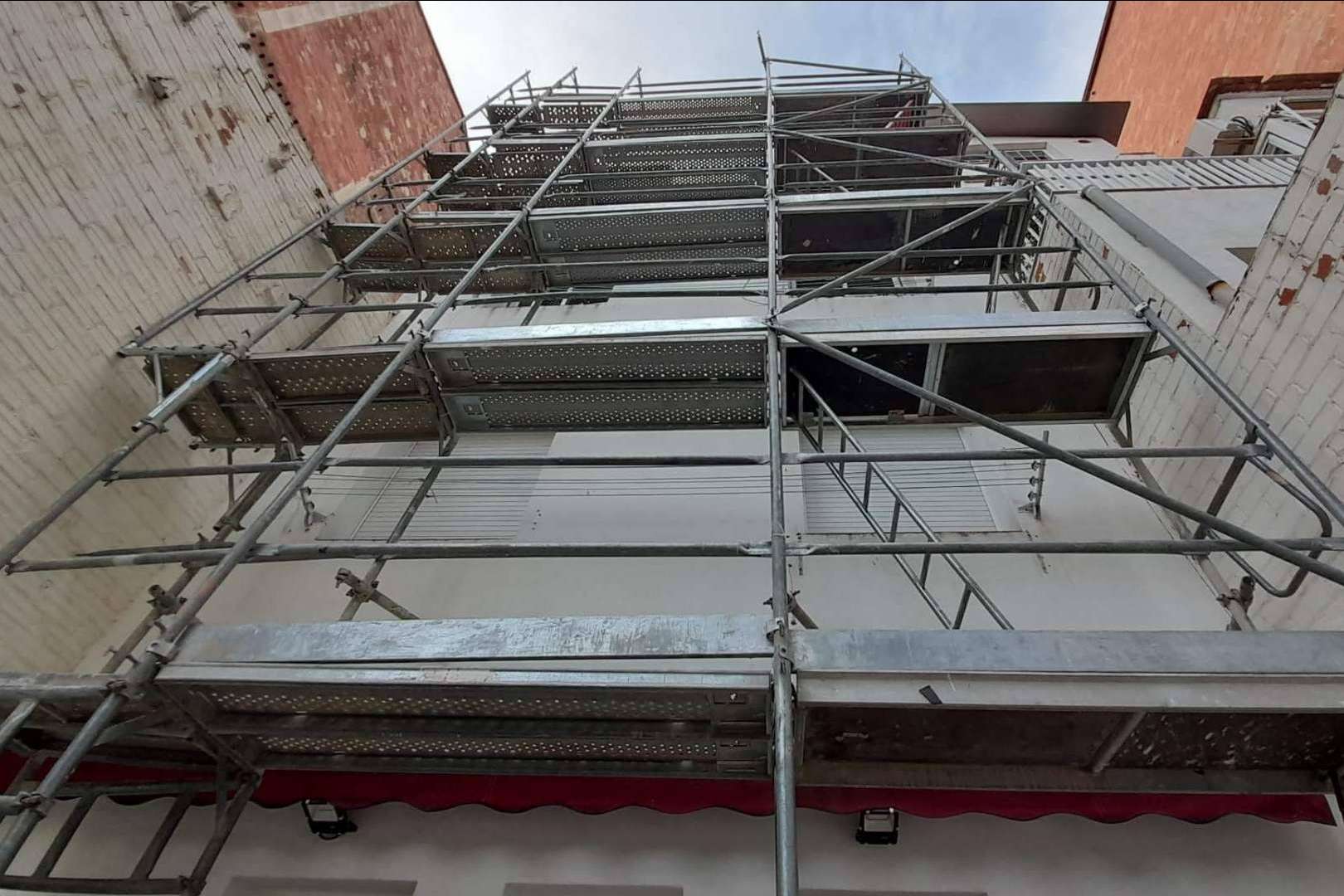 TusAndamiosBarcelona es una empresa especialista en alquiler de andamios