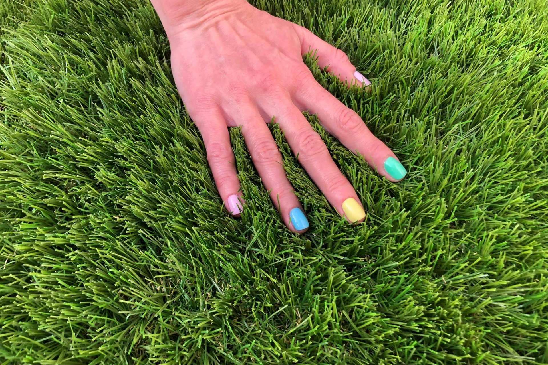 Ahorrar de dinero y tiempo con la ayuda de Máster Césped