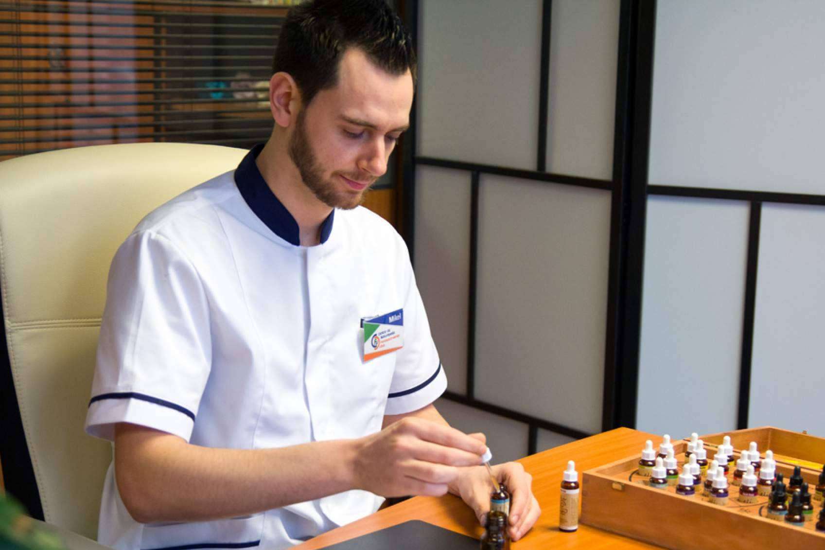 Cursos de naturopatía en Asturias para ayudar a las personas a mejorar su salud de forma natural de la mano de Fortalecimiento Vital