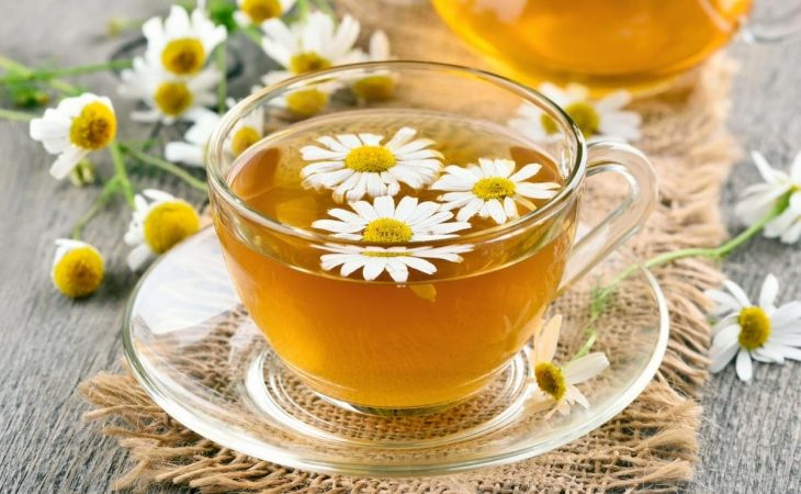 Esta infusión te ayuda a vivir más años y encima reduce el colesterol 15 Merca2.es manzanilla taza