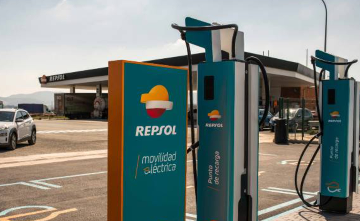 Repsol inicia la instalación de 1.000 puntos de carga eléctricos Repsol inicia la instalación de 1.000 puntos de carga eléctricos