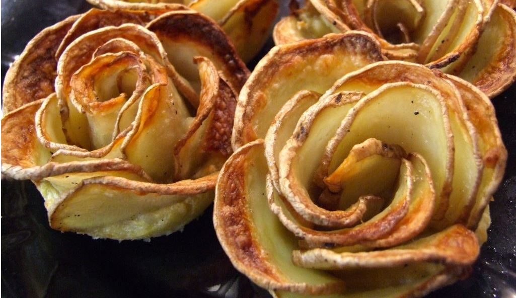 Rosas de patata al horno: la divertida guarnición para acompañar la carne