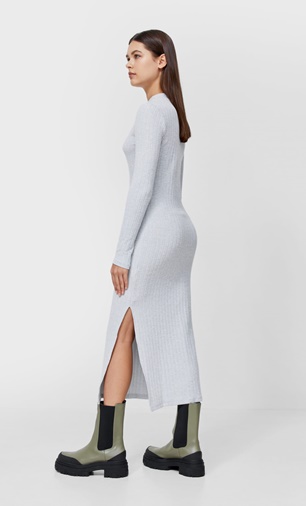 Vestido midi perkins stradivarius