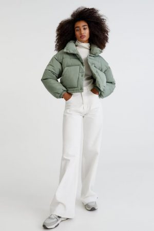 Cazadora acolchada corta cuello alto