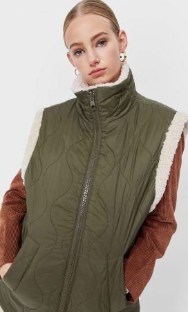 Chaleco borreguito reversible Stradivarius