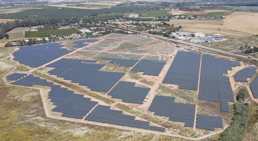 Endesa opera su primera planta solar en Huelva que producirá 49 GWh al año