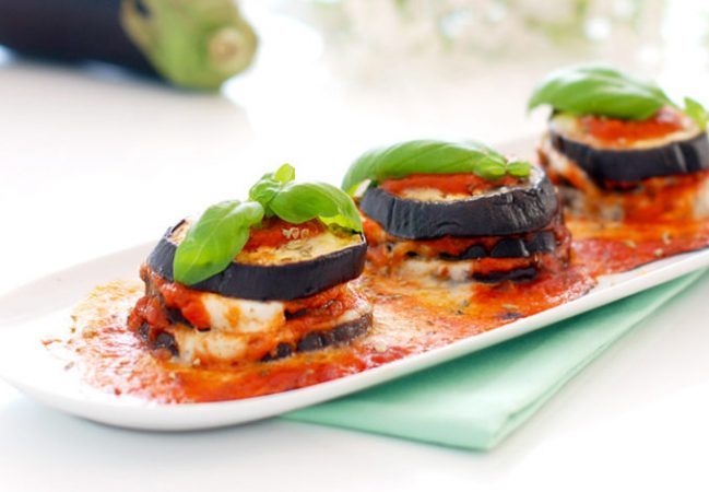 Pastel de berenjena: una receta familiar con un sabor brutal 58 Merca2.es Preparación de las berenjenas