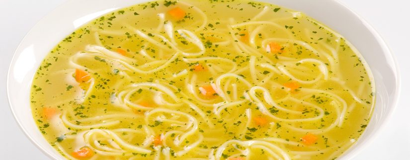 Estos son los alimentos que te quitan la resaca al momento 75 Merca2.es Sopa de fideos con pollo