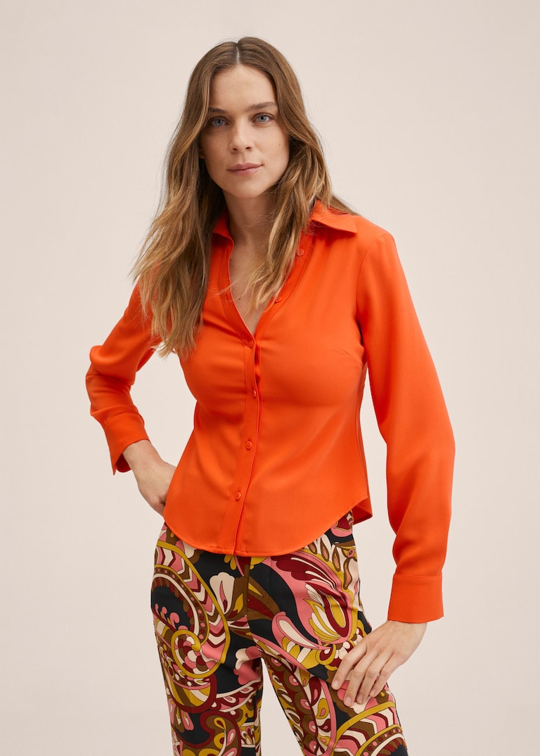 Camisa básica entallada de Mango