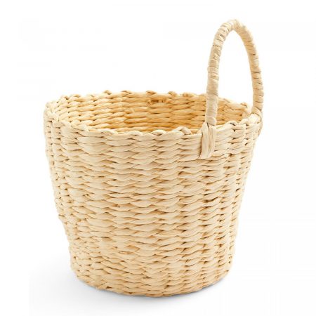 Cesta colgante de ratán