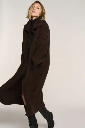 Abrigo punto solapa amplia