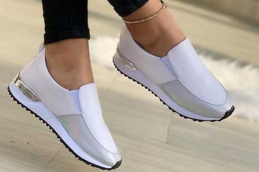 zapatillas estilo mocasín
