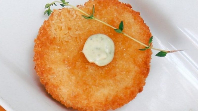 Cómo sorprender a todos con estos huevos fritos a la villaroy 11 Merca2.es Un plato para los más expertos