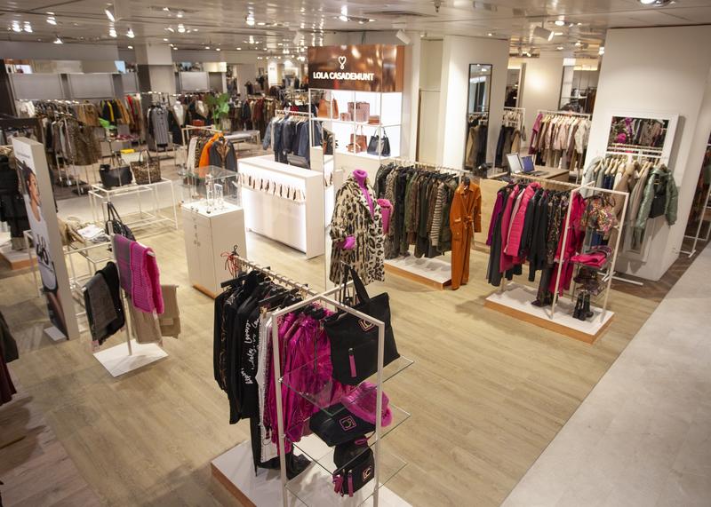 La firma de moda Lola Casademunt se expande en España de la mano de El Corte Inglés La firma de moda Lola Casademunt se expande en España de la mano de El Corte Inglés
