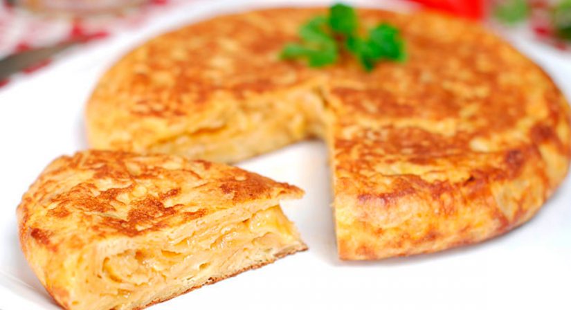 Tortilla de patatas: la receta insuperable de Ferran Adrià, paso a paso 11 Merca2.es Haz la tortilla