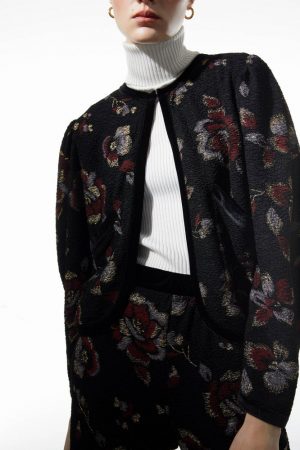 CHAQUETA ESTAMPADA FLORES  SFERA 