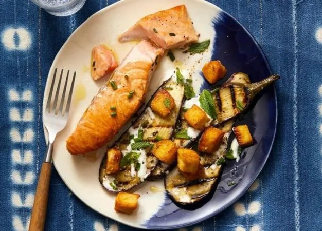 salmón con berenjena