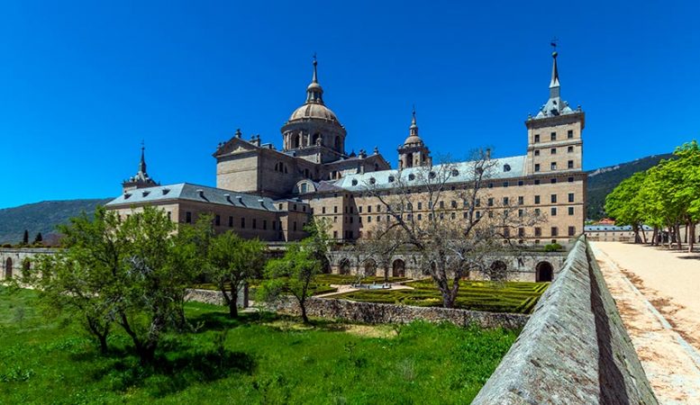 Diez pueblos bonitos cerca de Madrid para hacer una escapada exprés 4 Merca2.es San Lorenzo de El Escorial