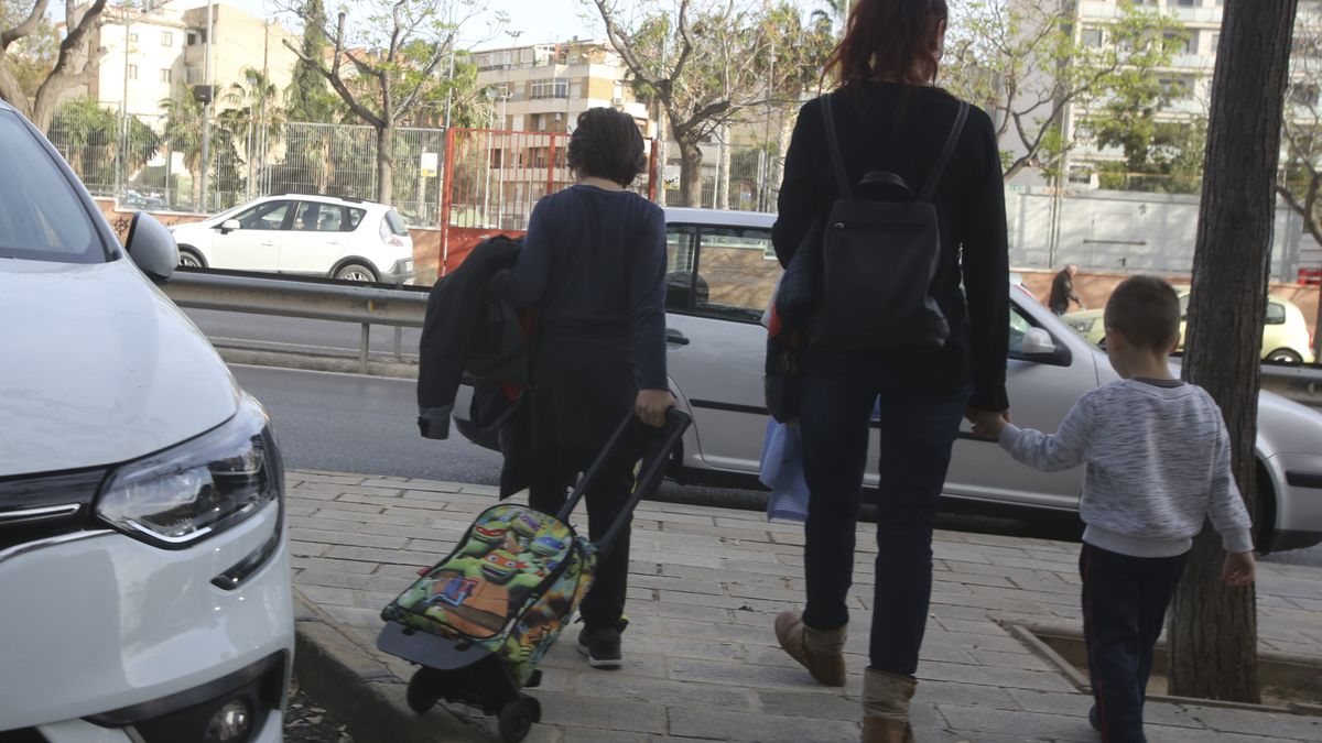 Requisitos y cómo solicitar la ayuda de 100 euros por hijo en 2022 Requisitos y cómo solicitar la ayuda de 100 euros por hijo en 2022