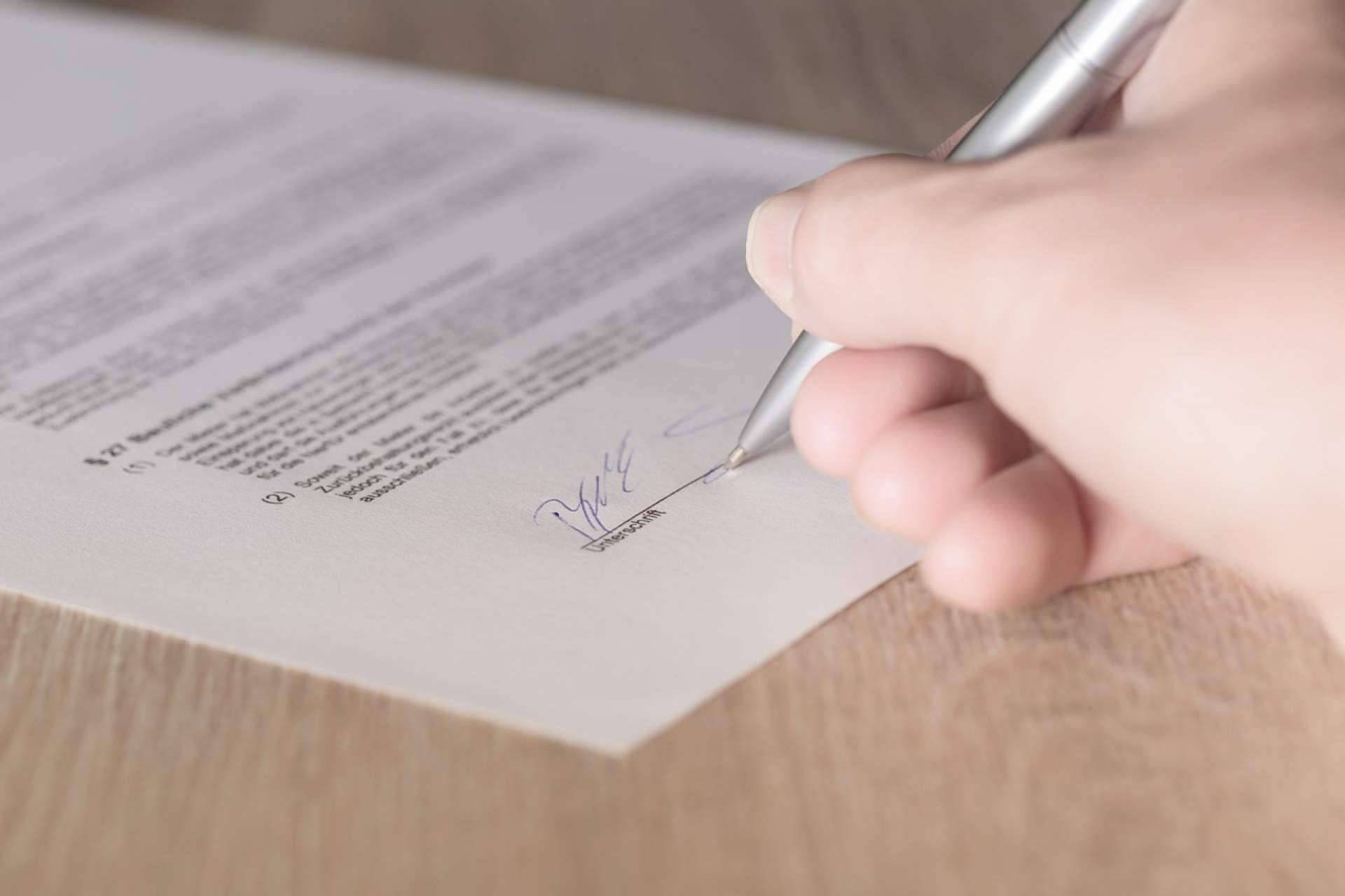 El contrato de arras en la compraventa de oficinas de farmacia, por los especialistas de Urbagesa Farmacias El contrato de arras en la compraventa de oficinas de farmacia, por los especialistas de Urbagesa Farmacias