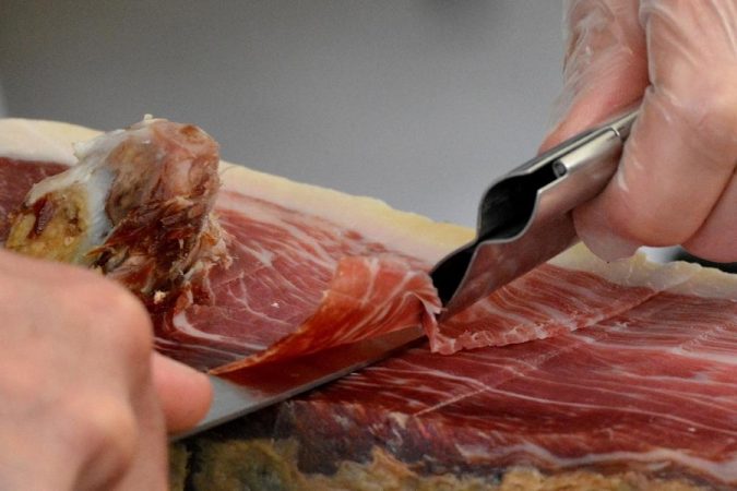 Jamón: esto es lo que debes hacer para que esté crujiente 37 Merca2.es jamón ibérico
