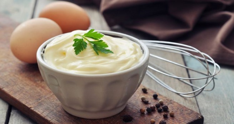 Leche mayonesa ensaladilla rusa