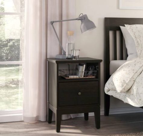 Ikea: 10 novedades de su nuevo catálogo para arrasar en 2022 20 Merca2.es Mesita de noche