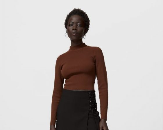 Este increíble abrigo de Stradivarius está a 39,95 euros en las rebajas 19 Merca2.es screenshot www.stradivarius.com 2022.01.10 12 37 37 Merca2.es