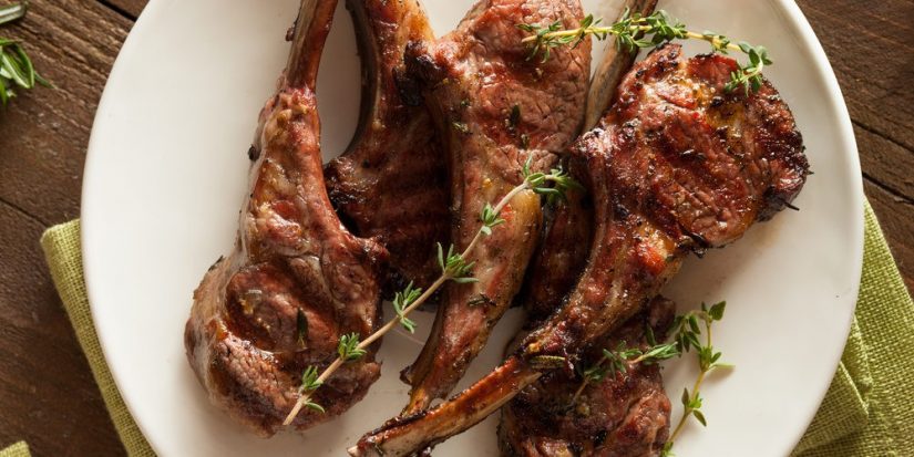 chuletas de cordero con limon y hierbas 1 Merca2.es