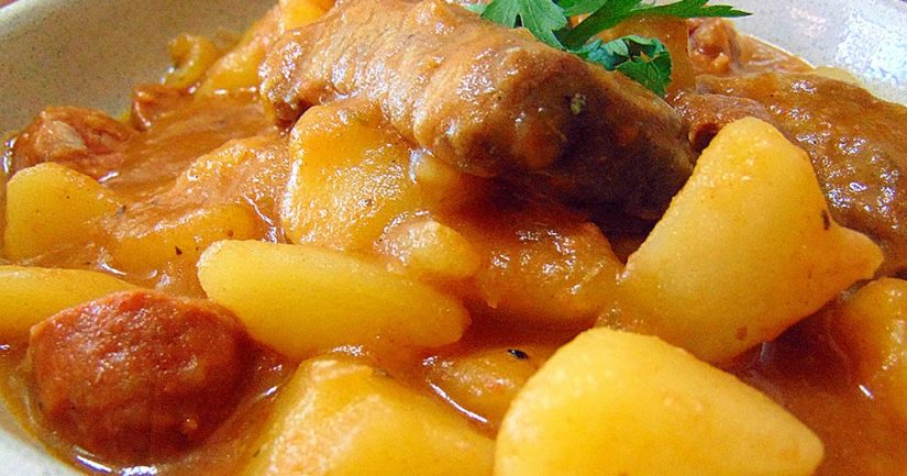 guiso patatas costilla cerdo chorizo Merca2.es