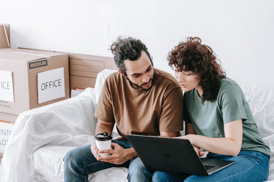 Los millenials ya son la generación que más tarde se hipoteca: a los 37 años y con pareja