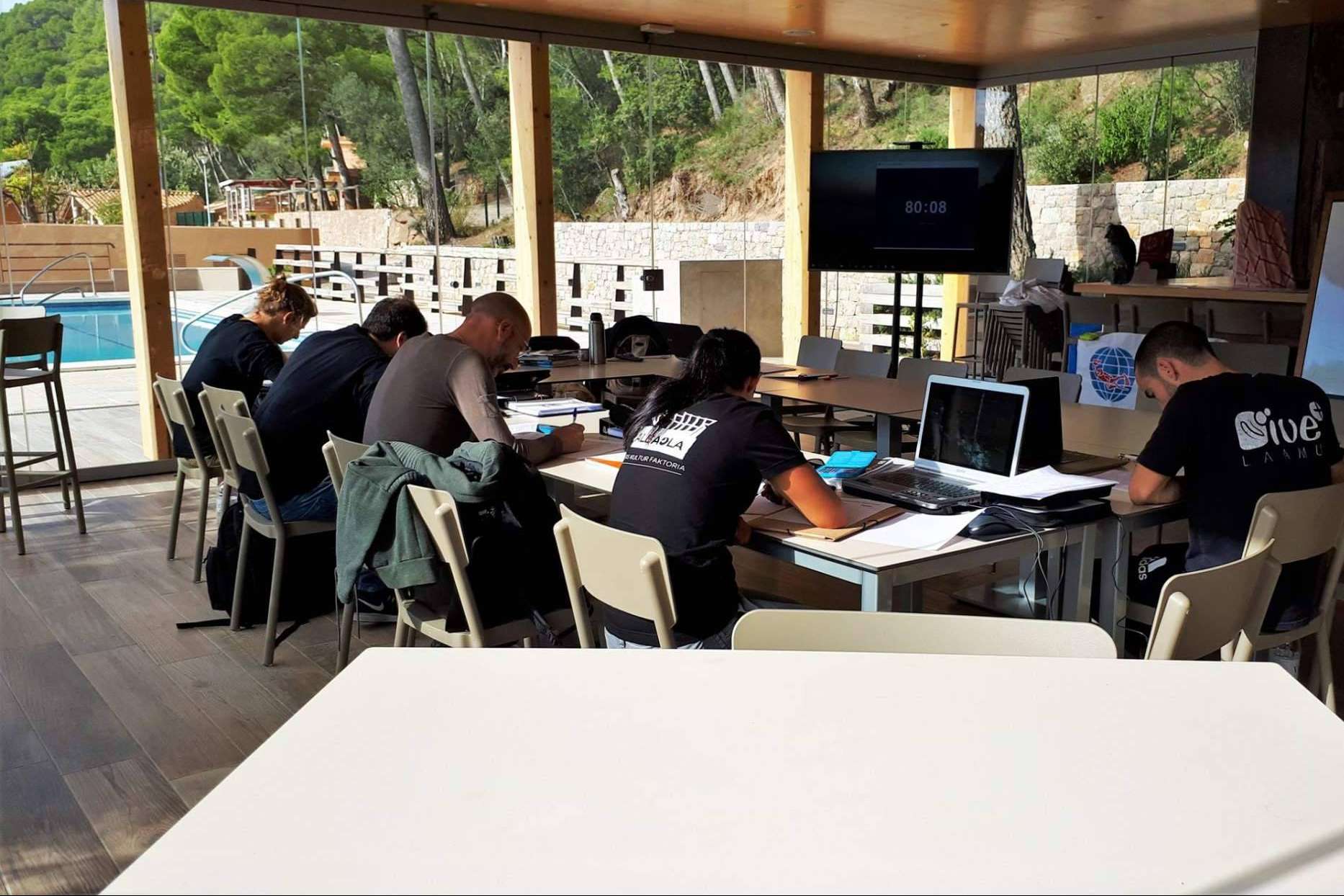 Formación de instructores de buceo PADI de la mano del experto en buceo Miguel Coll Formación de instructores de buceo PADI de la mano del experto en buceo Miguel Coll