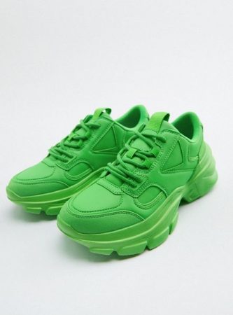 El deportivo de piel de Zara con el que serás la envidia de tus amigas 57 Merca2.es Zara