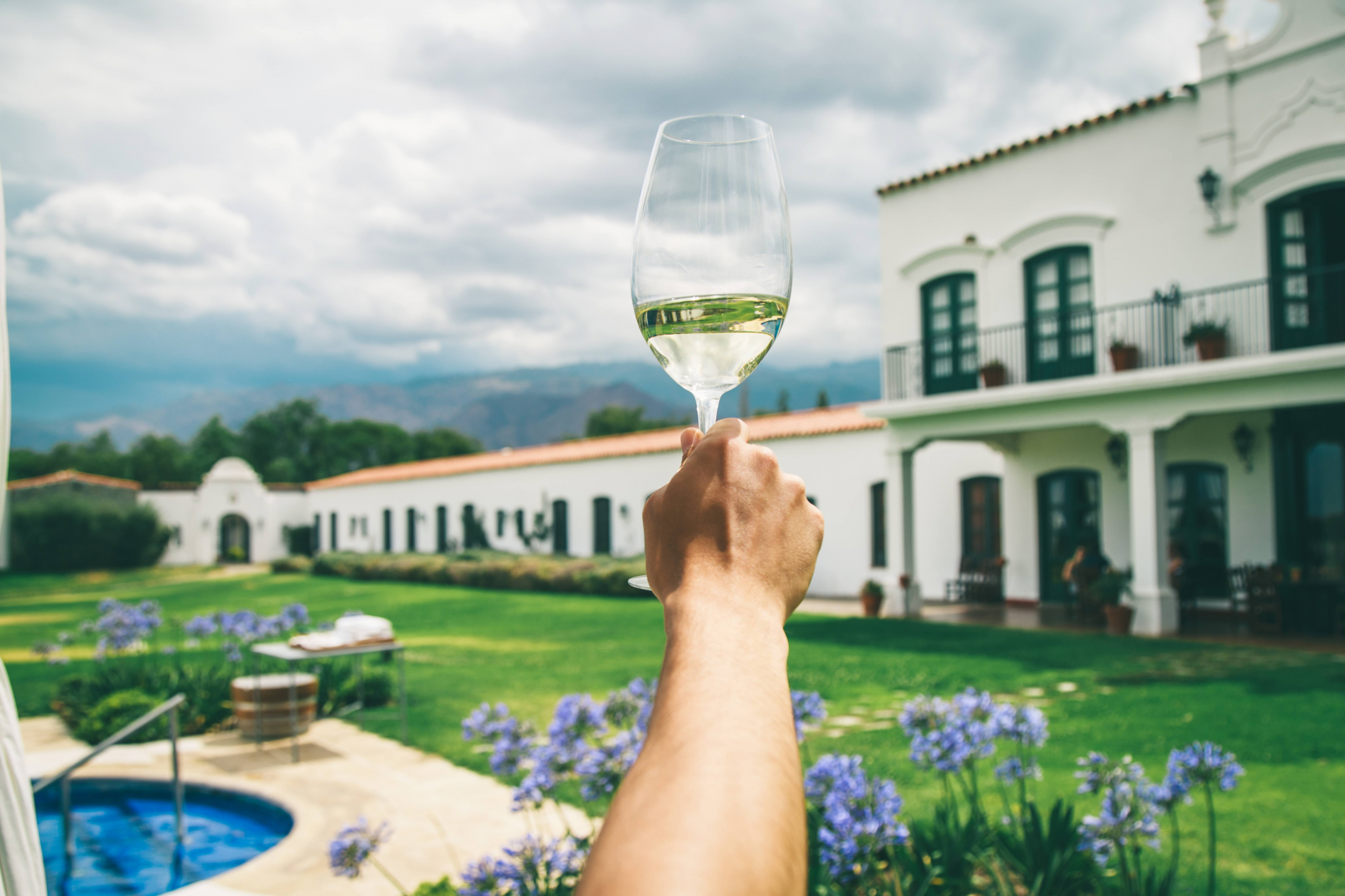 El vino espumoso español gana enteros en Suiza
