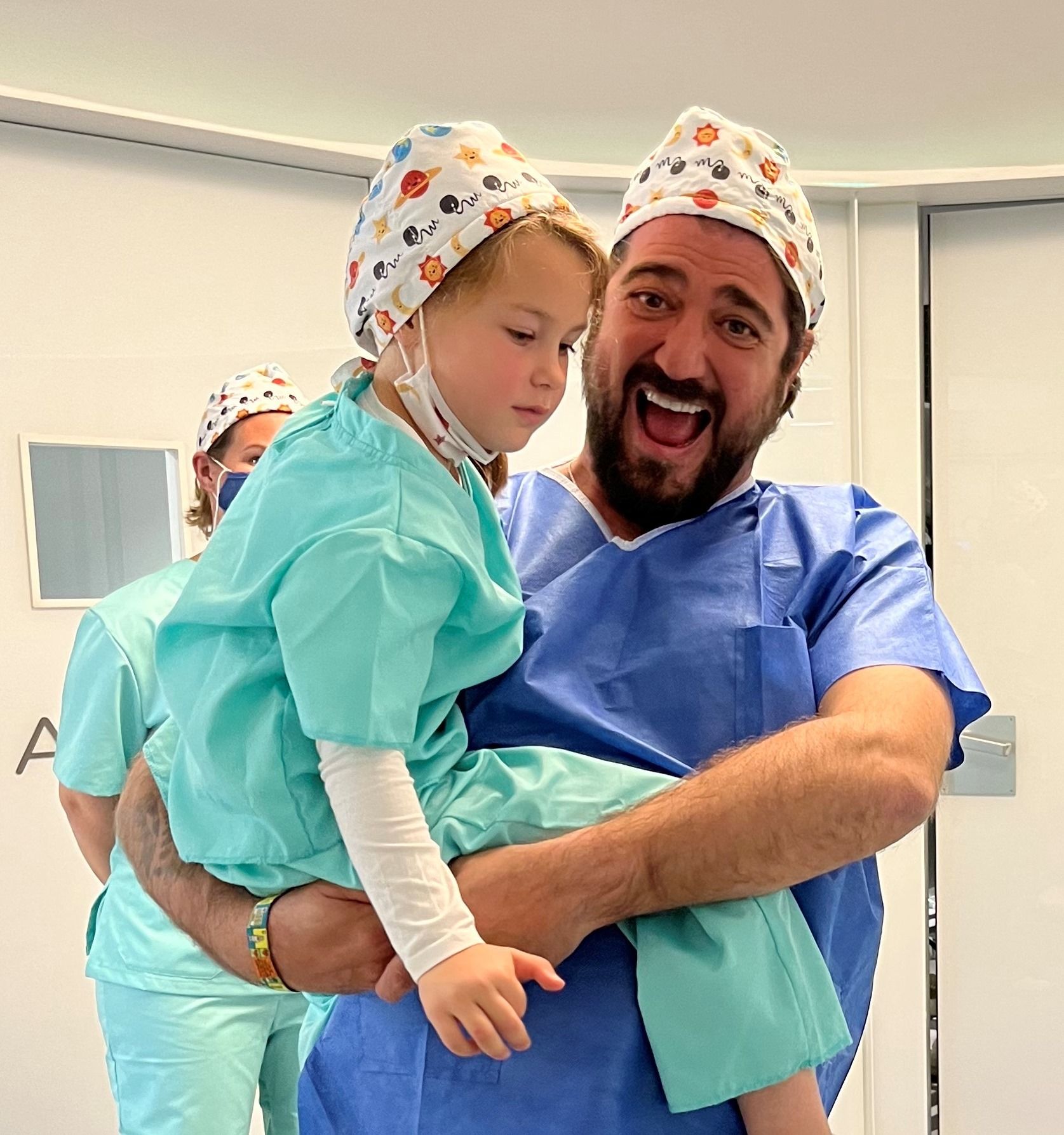 Antonio Orozco conoce a su fan más joven