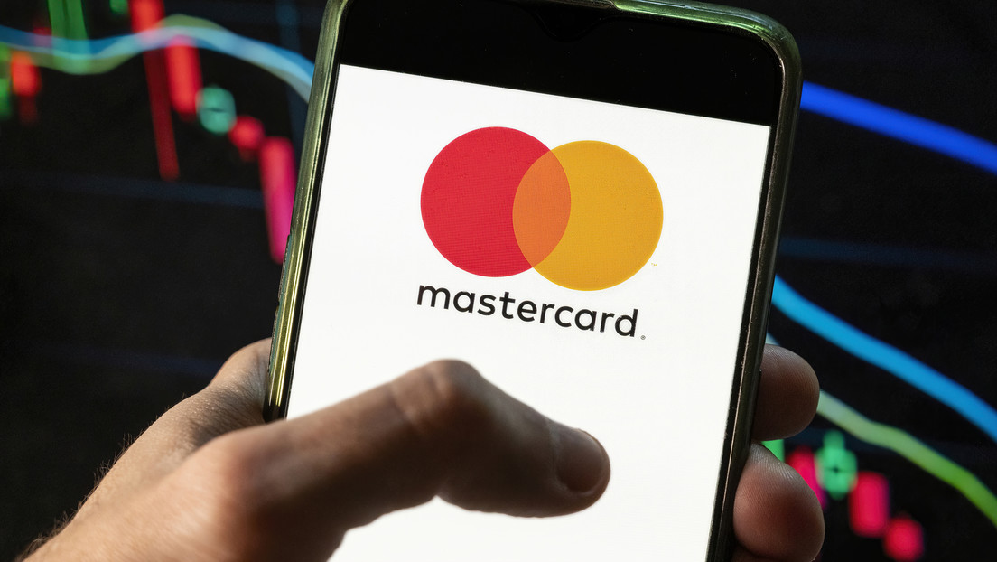 Mastercard bloquea a varias entidades financieras a raíz de las sanciones a Rusia