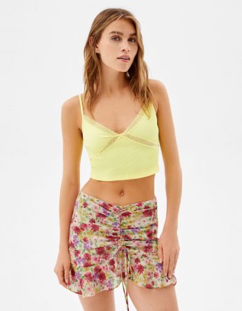 Bershka desata la locura con este vestido en dos colores por 19,99 euros 34 Merca2.es Falda mini efecto chifón print frunces