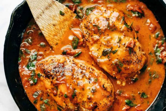 pollo en salsa de tomate