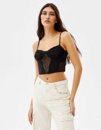 Bershka desata la locura con este vestido en dos colores por 19,99 euros 38 Merca2.es Top blonda encorsetado