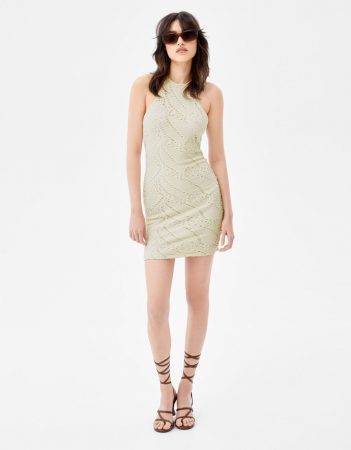 Bershka desata la locura con este vestido en dos colores por 19,99 euros 31 Merca2.es Vestido mini crochet Bershka