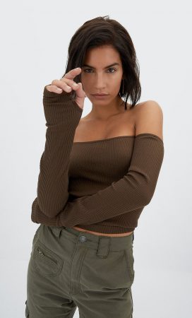 camiseta hombro descubierto stradivarius 2 Merca2.es