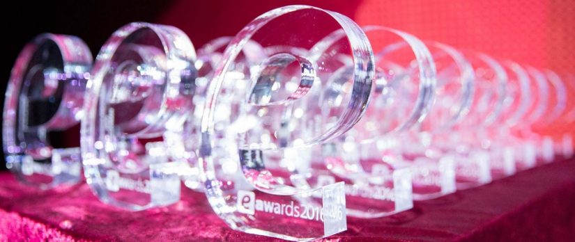 fondo eawards1 Merca2.es