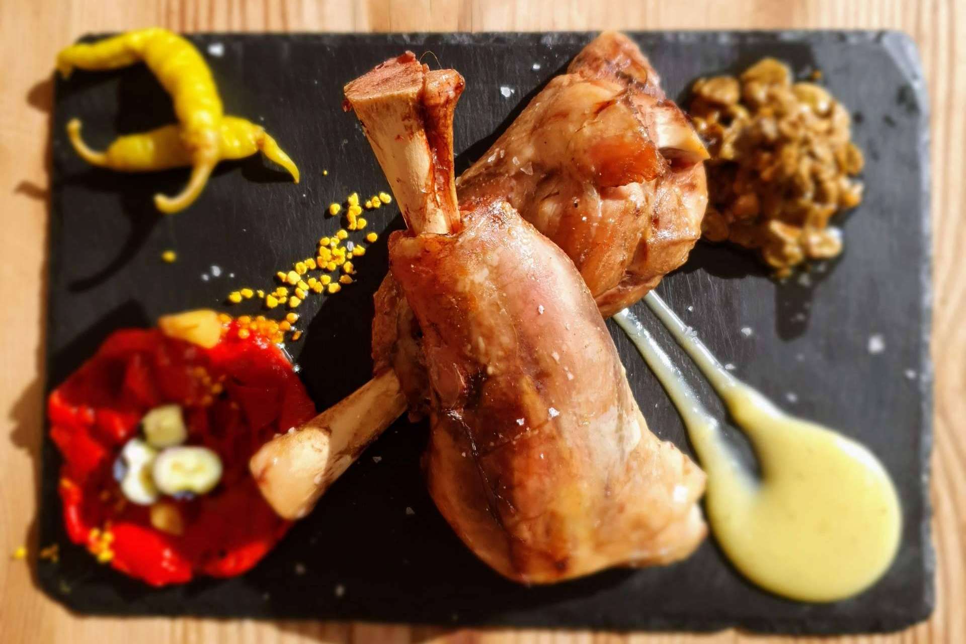 Jarrete de cordero lechal a baja temperatura, uno de los mejores cortes de País de Quercus